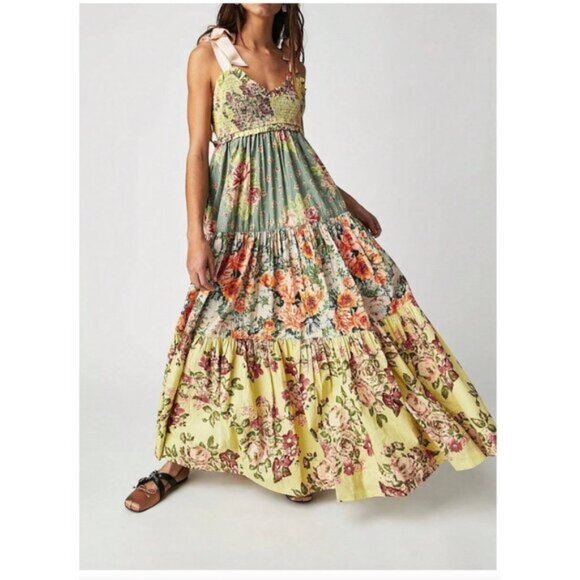 By Design Dresses & Skirts - Bohemian Ditsy Floral Spaghetti Strap Backless Bowknot Dress